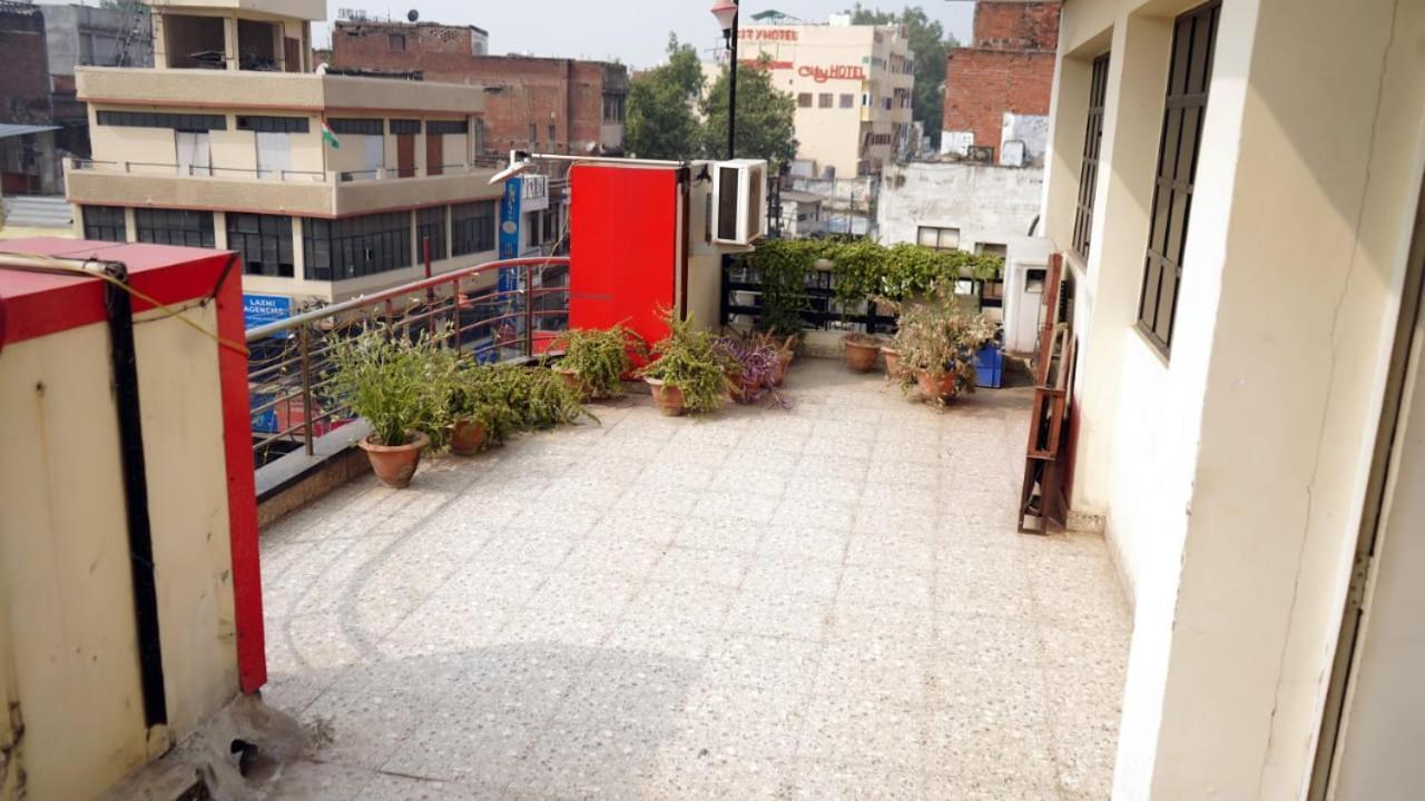 Hotel Atithi Niwas Allāhābād Junction Buitenkant foto
